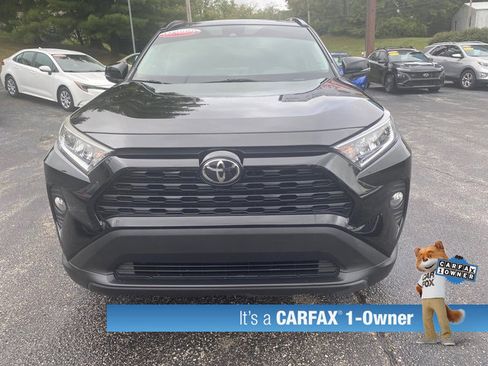 Used 2021 Toyota RAV4 XLE Premium image 3