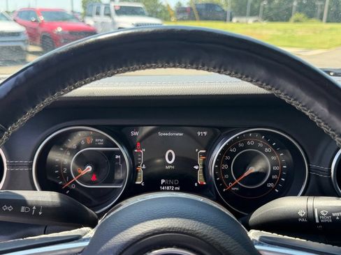Used 2020 Jeep Gladiator Overland AWD/4WD image 18