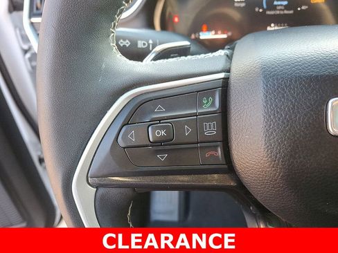 Used 2023 Jeep Grand Cherokee Altitude image 21