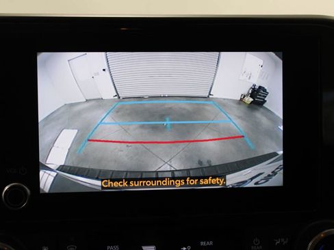 Used 2023 Toyota Highlander LE image 50