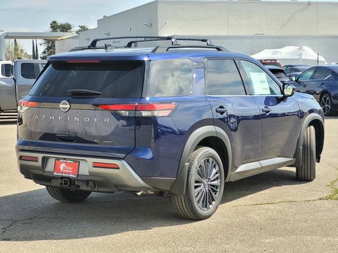 New 2026 Nissan Pathfinder SL w/ SL Premium Package image 4