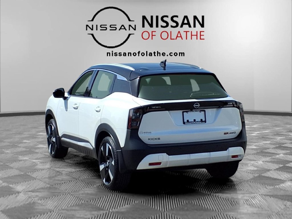 Used 2025 Nissan Kicks SR w/ SR Premium Package AWD/4WD image 5