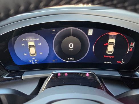 New 2026 Porsche Macan Electric image 24