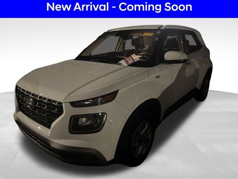 Used 2024 Hyundai Venue SE FWD image 1