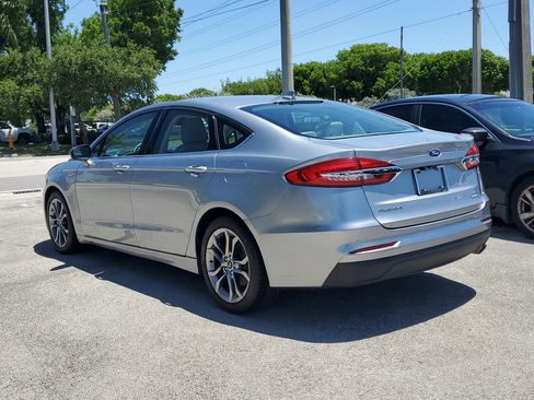 Used 2020 Ford Fusion SEL image 4