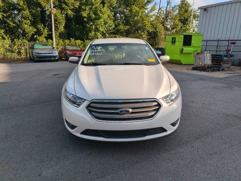 Used 2019 Ford Taurus SEL w/ Equipment Group 201A FWD image 2