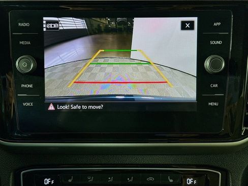 Used 2022 Volkswagen Atlas Cross Sport SE FWD image 14