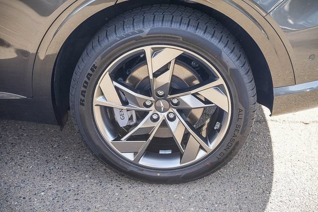 Used 2023 Genesis Electrified GV70 AWD/4WD image 12