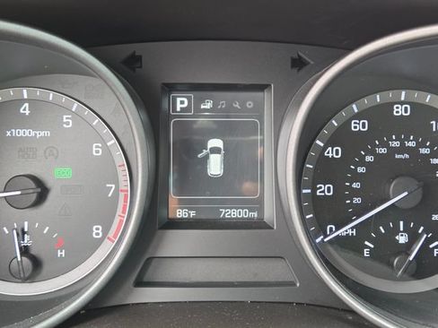 Used 2018 Hyundai Santa Fe Sport w/ 2.4L Value Package 02 FWD image 21