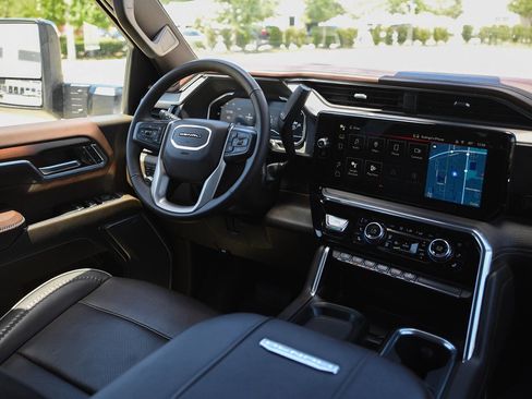 Used 2024 GMC Sierra 3500 Denali w/ Denali Reserve Package image 16