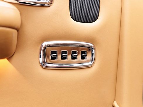 Used 1990 Rolls-Royce Silver Spur image 50