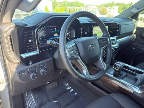 Used 2025 Chevrolet Silverado 1500 RST w/ Convenience Package II AWD/4WD image 31