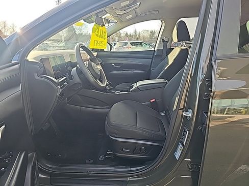 Certified 2025 Hyundai Tucson SEL image 9