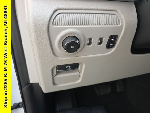 Used 2024 Jeep Wagoneer L Series II w/ Flexible Seating Group AWD/4WD image 21