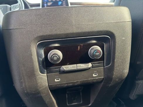 Used 2021 Chevrolet Tahoe Z71 image 19