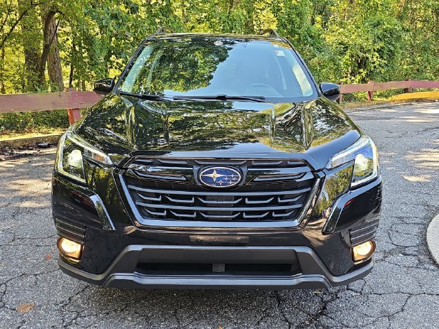 Certified 2023 Subaru Forester Premium AWD/4WD image 3
