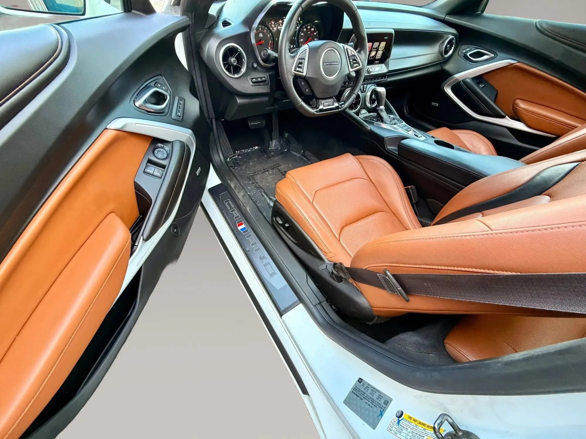 Used 2017 Chevrolet Camaro LT RWD image 9