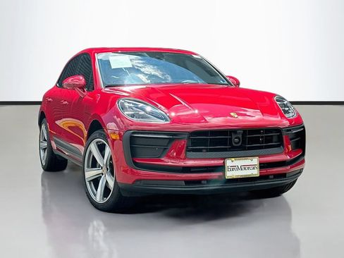 Certified 2026 Porsche Macan AWD/4WD image 7