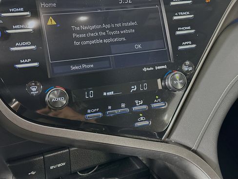 Used 2020 Toyota Camry XSE image 24