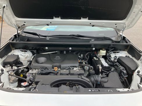Used 2021 Toyota RAV4 LE image 18