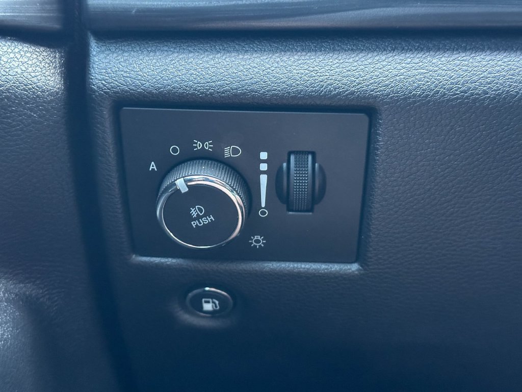 Used 2021 Jeep Grand Cherokee Laredo X RWD image 37