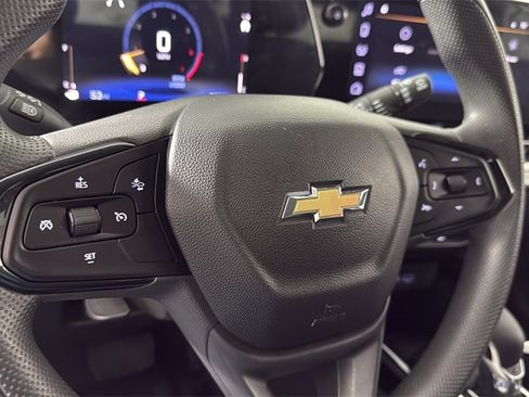 Used 2025 Chevrolet Trax LT image 23