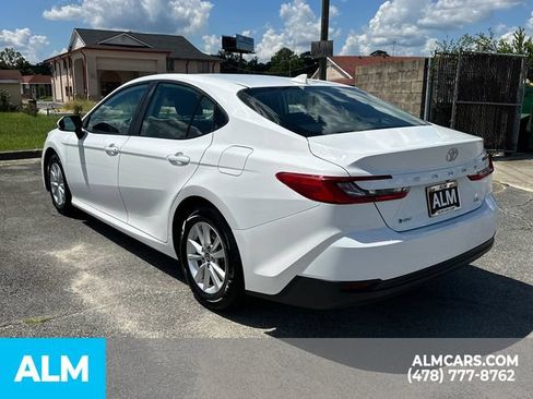 Used 2025 Toyota Camry LE FWD image 8