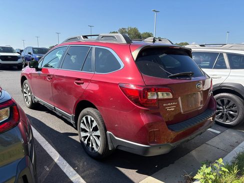 Used 2017 Subaru Outback 2.5i Limited AWD/4WD image 4
