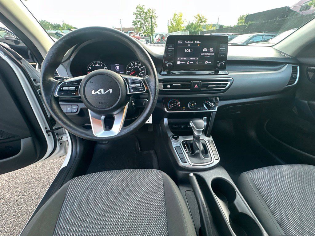 Used 2023 Kia Seltos LX AWD/4WD image 26