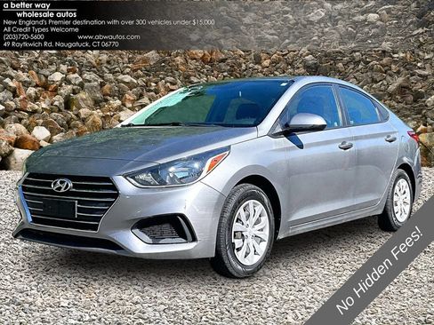 Used 2021 Hyundai Accent SE FWD image 1