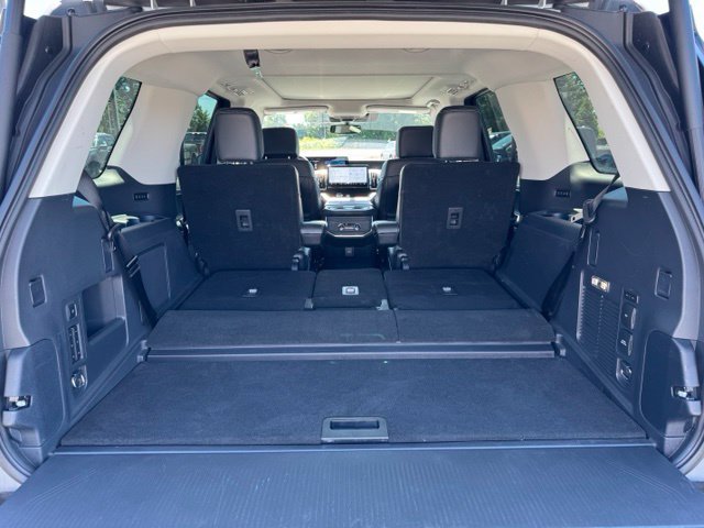 Used 2025 Ford Expedition Platinum AWD/4WD image 47