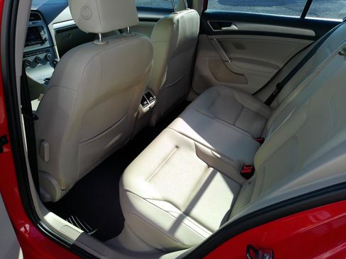 Used 2015 Volkswagen Golf TDI S FWD image 20