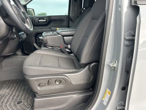 Used 2025 Chevrolet Silverado 1500 Custom Trail Boss w/ Turbomax Blackout Package AWD/4WD image 15