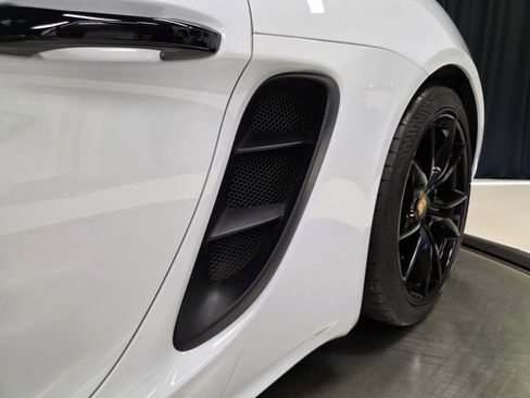 Used 2017 Porsche 718 Cayman RWD image 49