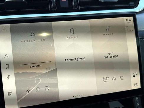 New 2025 Jaguar F-PACE R-Dynamic S image 19