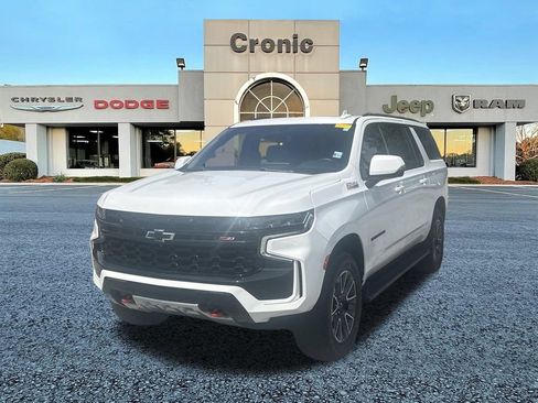 Used 2024 Chevrolet Suburban Z71 w/ Luxury Package AWD/4WD image 7