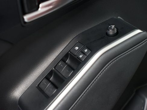 Certified 2023 Toyota Highlander XLE image 32