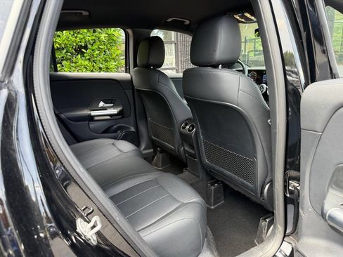 Used 2025 Mercedes-Benz GLA 250 4MATIC image 37