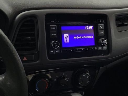 Certified 2022 Honda HR-V LX image 27