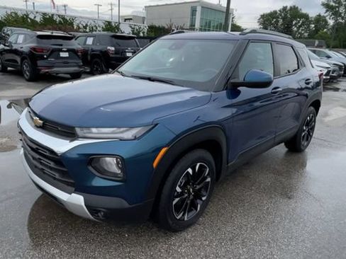 Used 2021 Chevrolet TrailBlazer LT w/ Convenience Package FWD image 6