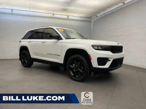 Certified 2023 Jeep Grand Cherokee Altitude AWD/4WD image 1