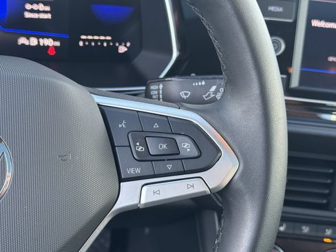 Used 2024 Volkswagen Jetta SE w/ Panoramic Sunroof Package image 22