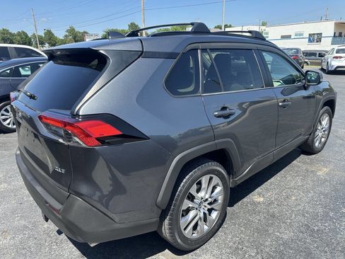 Used 2020 Toyota RAV4 XLE Premium FWD image 6