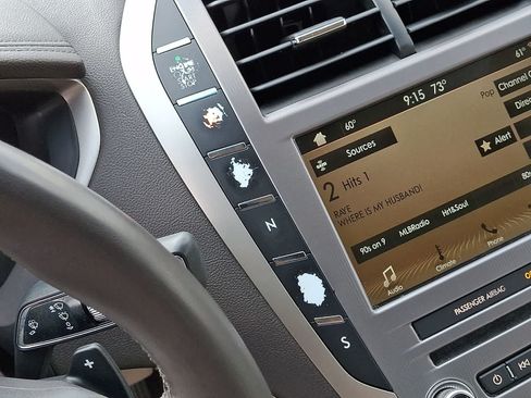 Used 2018 Lincoln MKZ Premiere FWD image 17