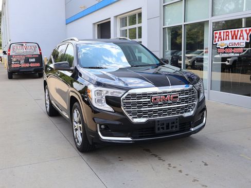 Used 2022 GMC Terrain Denali w/ LPO, Floor Liner Package AWD/4WD image 2