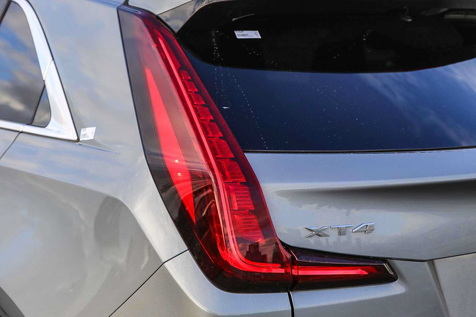 Used 2023 Cadillac XT4 Premium Luxury FWD image 9