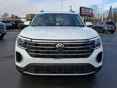 Certified 2024 Volkswagen Atlas SE image 2