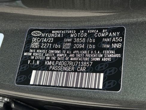 Used 2024 Hyundai Elantra Limited image 35