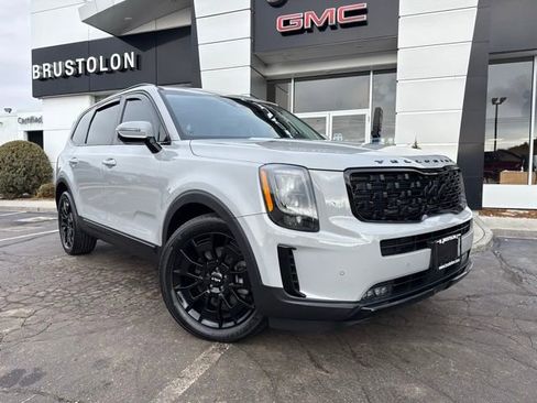 Used 2022 Kia Telluride SX w/ Nightfall Edition Package image 3