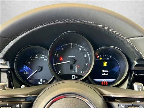 Used 2026 Porsche Macan AWD/4WD image 14